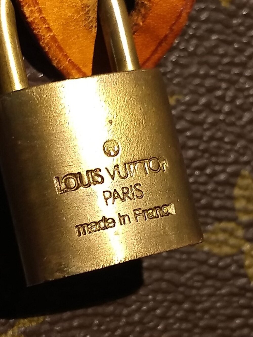 Louis Vuitton Monogram M41528 Brown Canvas France Vintage Bag. - Picture 8 of 14